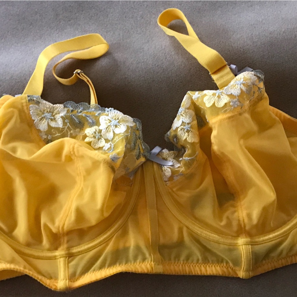 Adore Me unlined gold bra 42DDD. EUC